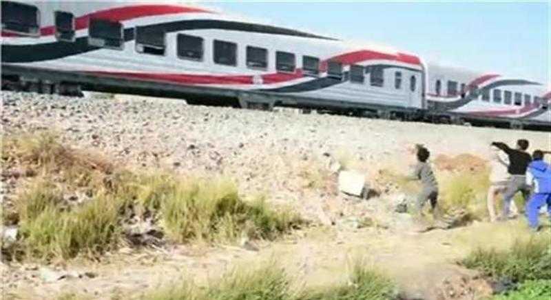 النقل تحذّر من خطورة رشق القطارات بالحجارة: تهديد للأرواح وإهدار للمال العام
