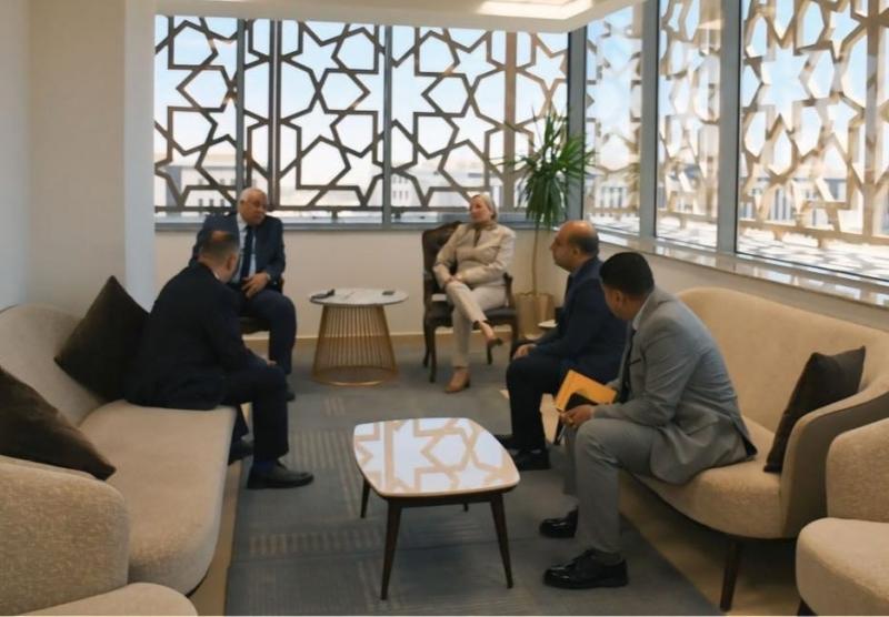 خط أحمر