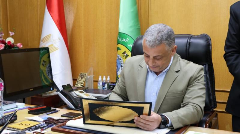 بنسبة نجاح 85.1 ٪.. محافظ الإسماعيلية يعتمد نتيجة الشهادة الإعدادية