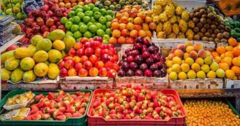 دراسة: الإكثار من تناول الفواكه والخضروات يساعد في تحسين جودة النوم ليلا