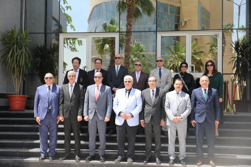 خط أحمر