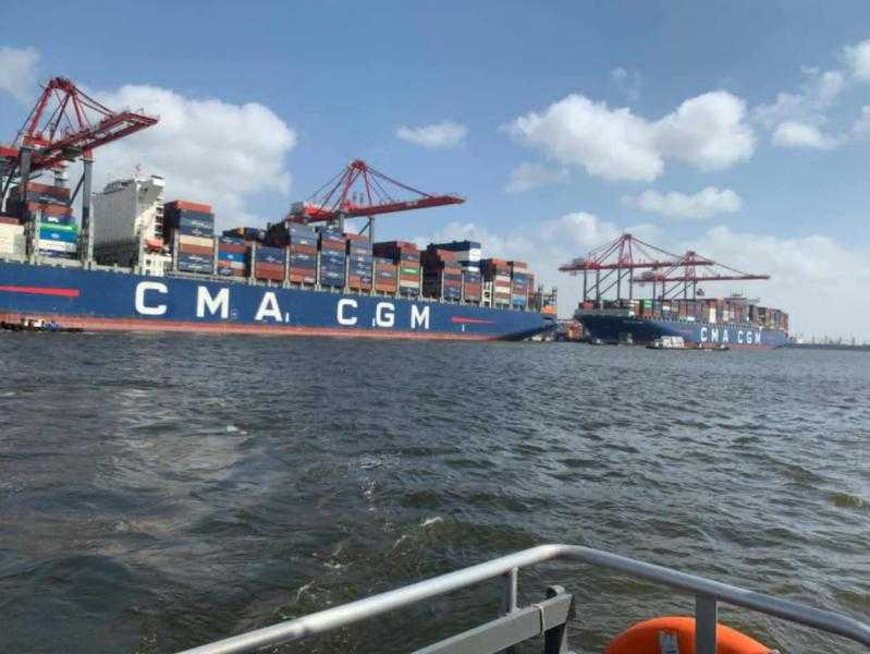 ميناء الإسكندرية يستقبل سفينتين عملاقتين بحمولة 285 ألف طن في سابقة تشغيلية