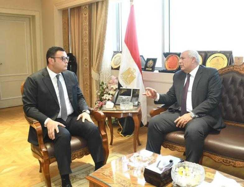 وزير الإسكان ومحافظ الوادي الجديد يبحثان ملفات التعاون المشترك المتعلقة بمياه الشرب والصرف الصحي