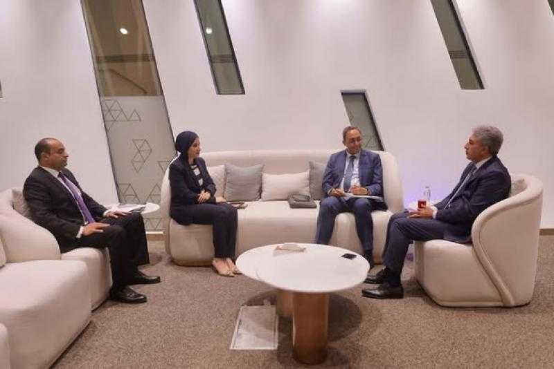 وزير السياحة يلتقي بمحافظ قنا لبحث سبل التعاون المشترك للترويج للمقومات والمنتجات السياحية بالمحافظة