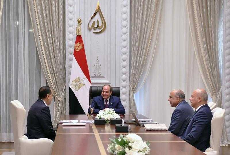 الرئيس السيسي يشدد على ضرورة توطين الصناعات المرتبطة بمشروعات الطاقة المتجددة