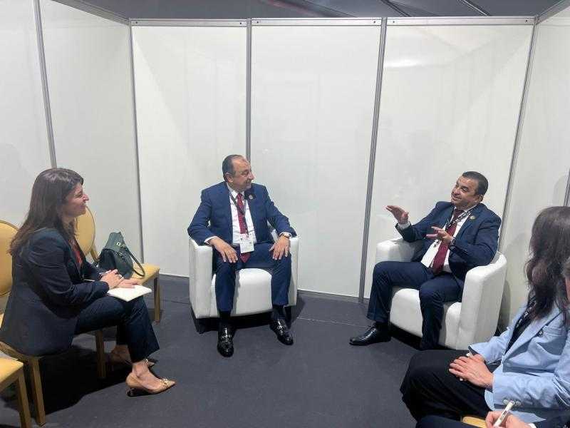 وزير قطاع الأعمال العام يلتقي وزير الطاقة والمناجم الجزائري لبحث توسيع آفاق التعاون الاستثماري والشراكة