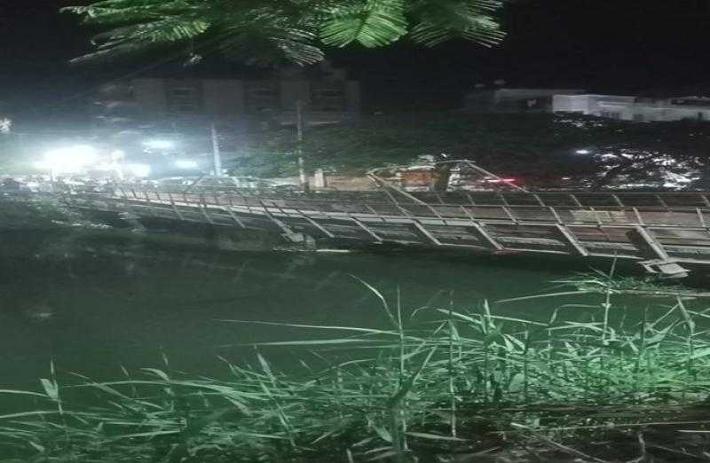 إزالة كوبري بنك ناصر في بلقاس بالدقهلية بعد سقوط أجزاء منه