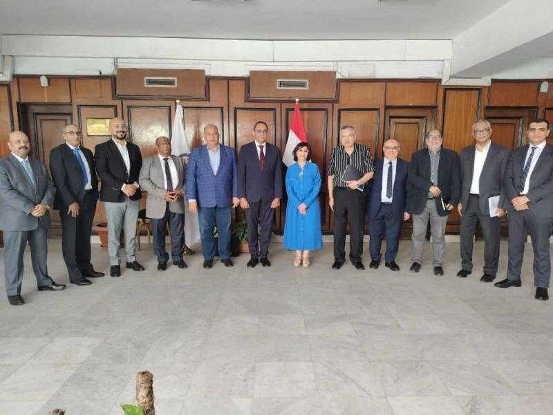 إطلاق خطة تنموية شاملة لربط مدينتي قنا القديمة والجديدة وتطوير الامتداد العمراني