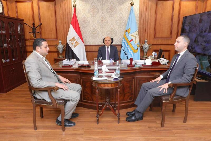 محافظ كفرالشيخ يناقش عددا من الملفات ومشاكل الدوائر مع أعضاء مجلسي النواب والشيوخ