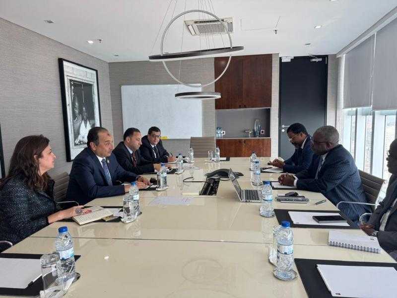 وزير قطاع الأعمال: مستعدون لنقل التجربة المصرية الرائدة عمرانيا وسياحيا إلى أنجولا