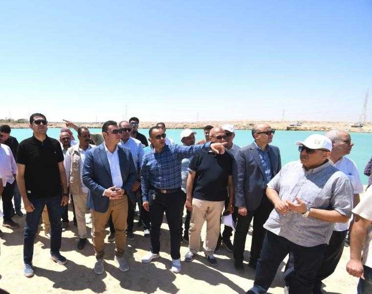 وزير الإسكان يتفقد مشروع بحيرات نيو مارينا والطرق والمداخل بـ ”مارينا الساحل الشمالي”