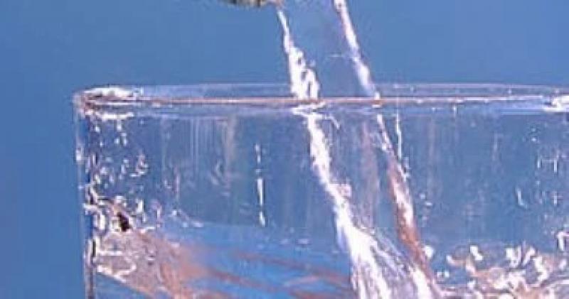 أنواع الأكواب الأكثر صحة للمشروبات الدافئة والباردة من البلاستيك للزجاج