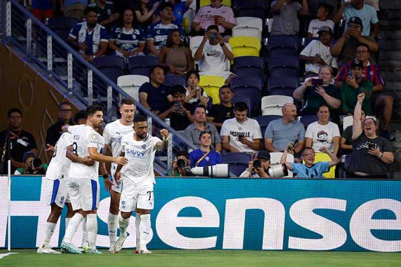 لاعب الهلال: حققنا هدفنا الأول بالتأهل.. وندرك صعوبة مواجهة مانشستر سيتي
