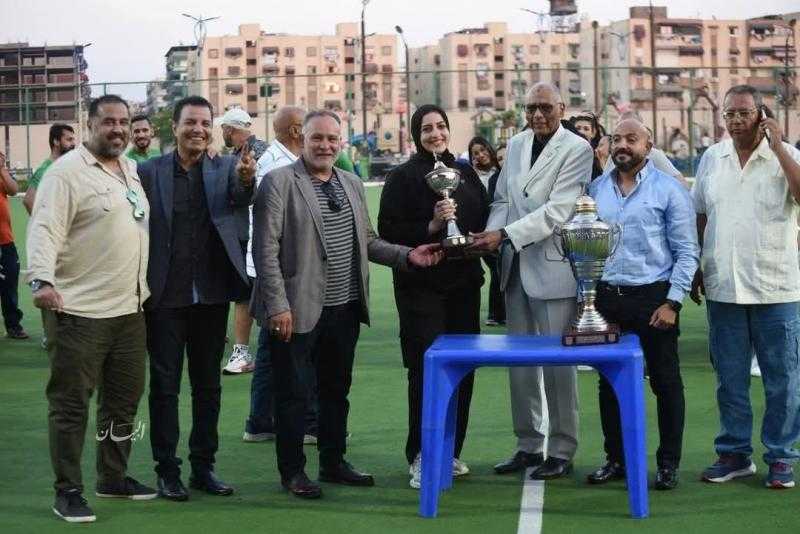 محافظ الشرقية يُهنئ لاعبات فريق هوكي الشرقية سيدات