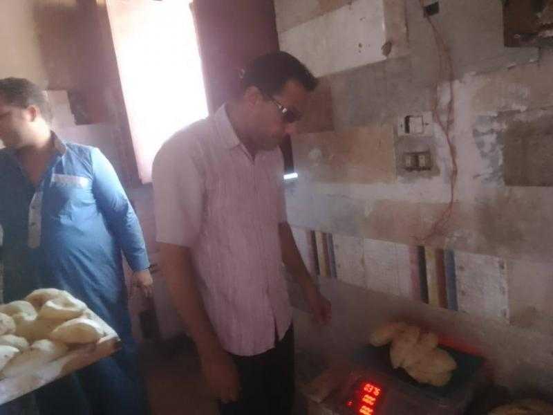 حملات مفاجئة تضبط مخالفات بالمخابز والمطاعم في الوادي الجديد.. والمحافظ يحذر من السلع الفاسدة