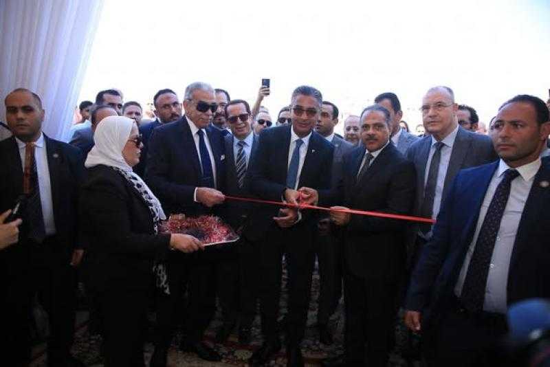 وزير التموين ومحافظ الشرقية يفتتحان سوق اليوم الواحد بالعاشر من رمضان