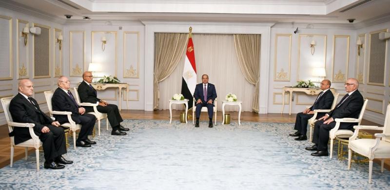 متحدث الرئاسة ينشر صور أداء اليمين لرؤساء النقض ومجلس الدولة وقضايا الدولة والنيابة الإدارية أمام الرئيس