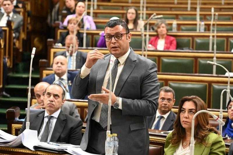 وزير الإسكان خلال مناقشة قانون الإيجار القديم: ملتزمون بتوفير وحدات بديلة