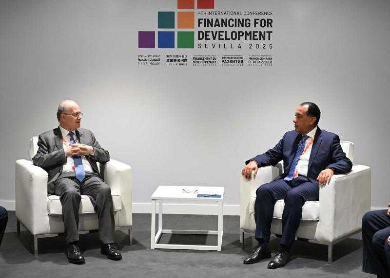 رئيس الوزراء يلتقي نظيره الفلسطيني خلال مشاركته في مؤتمر الأمم المتحدة الرابع لتمويل التنمية