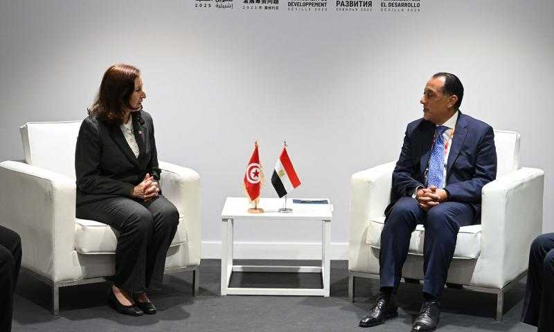 رئيس الوزراء يلتقي نظيرته التونسية ويؤكد عمق العلاقات الثنائية