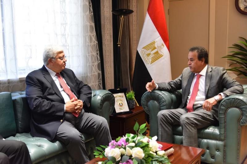 وزير الصحة ووزير التعليم العالي يشهدان توقيع بروتوكول تعاون بين قطاع تنمية المهن الطبية ومستشفيات جامعة القاهرة