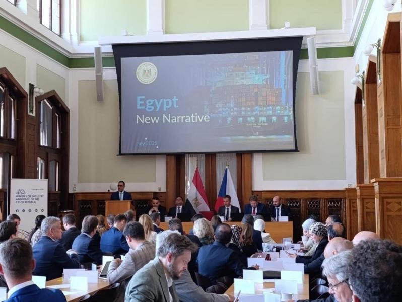 وزير الاستثمار والتجارة الخارجية يشارك بفعاليات منتدى الأعمال المصري التشيكي