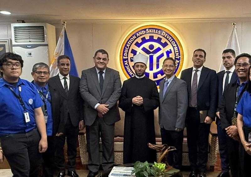 مدير ”تنمية المهارات الفلبينية” يستقبل وزير الأوقاف لبحث تأهيل طالبات معهد التمريض التابع للأوقاف