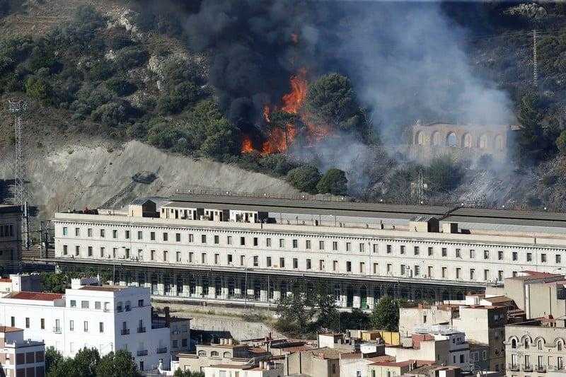 مصرع شخصين إثر حريق بسبب موجة ارتفاع درجة الحرارة في إسبانيا