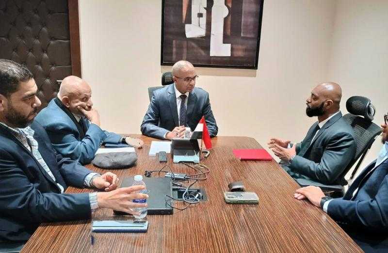 نائب وزير الإسكان يناقش مع مسئولي أحد التحالفات العالمية التصنيع المحلي للمهمات الكهروميكانيكية