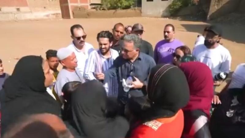 خط أحمر