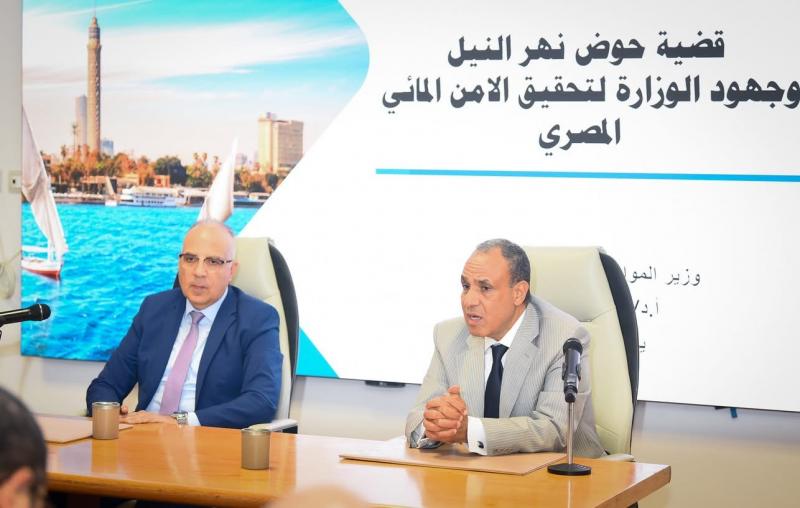 وزير الخارجية والهجرة يستقبل وزير الموارد المائية والري