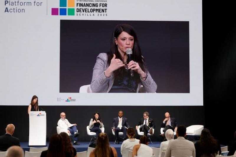 وزيرة التخطيط تُشارك في فعاليات مكثفة خلال المؤتمر الدولي الرابع لتمويل التنمية بمدينة إشبيلية الإسبانية