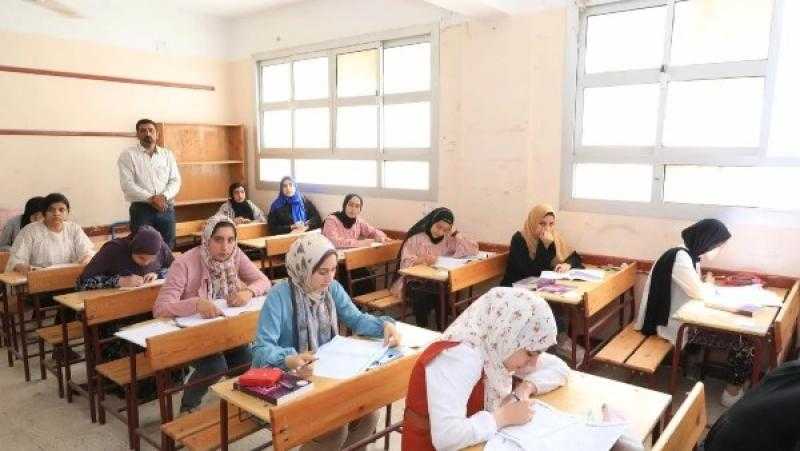 بدء امتحاني الكيمياء والجغرافيا بجميع لجان الثانوية العامة 2025