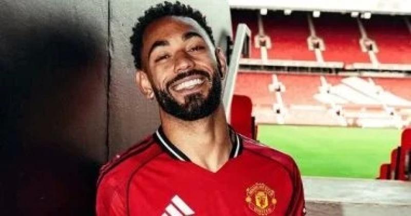 مانشستر يونايتد يمنح كونيا القميص 10 وراشفورد على أعتاب الخروج