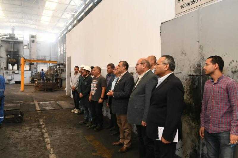 خلال تفقد مصنع 99 الحربي.. وزير الإنتاج الحربي: ملف الصناعة يحظى باهتمام ودعم شديد من القيادة السياسية
