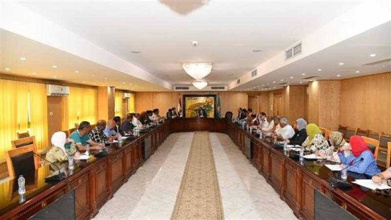 محافظ الفيوم: تسهيلات جديدة للمستثمرين على ساحل قارون.. ورخص الإشغال مؤقتة فقط