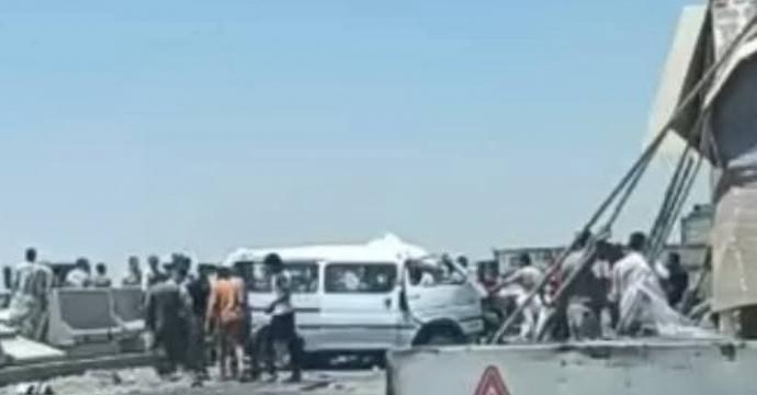 9 وفيات و11 مصابا في تصادم سيارتين ميكروباص بـ”الإقليمى”.. أوناش المرور ترفع حطام والمباحث تستمع لأقوال الشهود