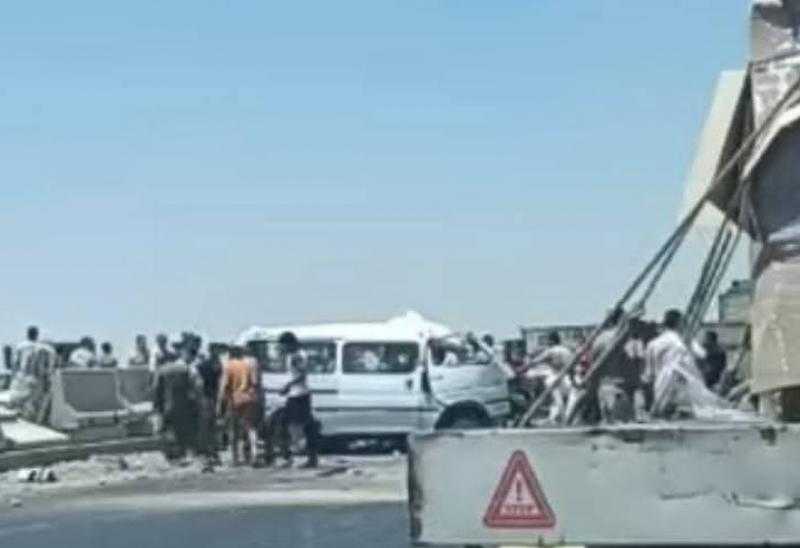 9 وفيات و11 مصابا في تصادم سيارتين ميكروباص بـ”الإقليمى”.. أوناش المرور ترفع حطام والمباحث تستمع لأقوال الشهود