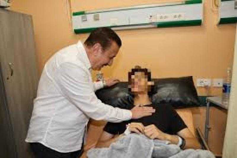 طاقم طبي من جامعة المنوفية لإسعاف مصابي الطريق الإقليمي