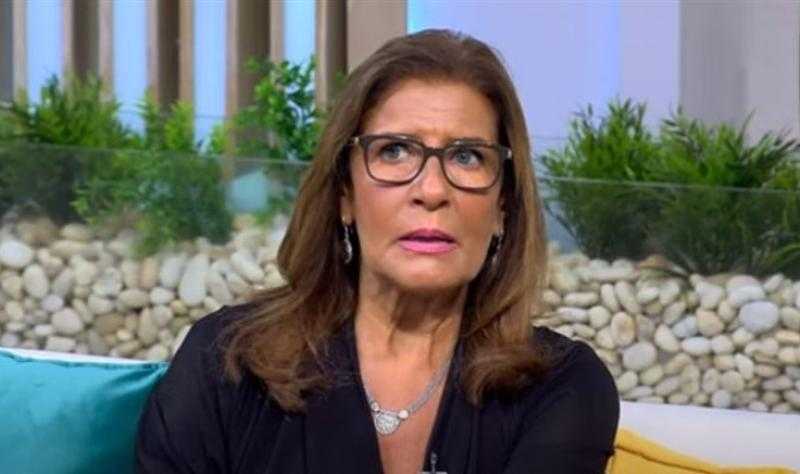 ميرفت أبو عوف: عزت عاملني كابنته تماما.. ومها كانت استنساخا منه