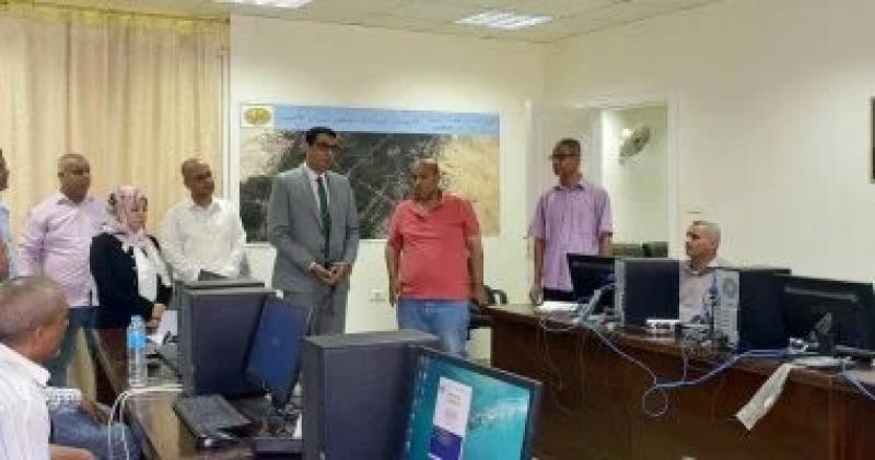 نائب محافظ الأقصر يتابع أعمال تدريب العاملين بمدينة الزينية لمواكبة التحول الرقمي