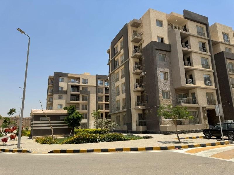 وزير الإسكان يعلن مواعيد تسليم 1008 وحدات سكنية من ”جنة مصر” في القاهرة الجديدة