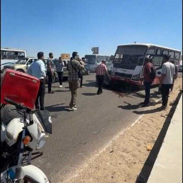 إصابة شخصين في تصادم أتوبيس وسيارة أعلى المحور المركزي في الشيخ زايد