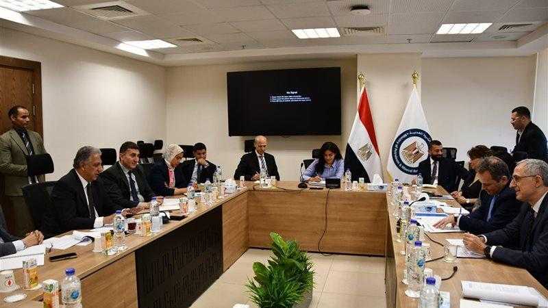 وزارة البترول تبحث التعاون مع البنك الأوروبي في مجالات التحول الطاقي وخفض الانبعاثات