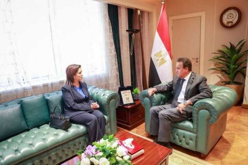 عبد الغفار يبحث مع الصحة العالمية تعزيز التعاون في ملفات المبادرات والتحول الرقمي وصناعة الأدوية واللقاحات