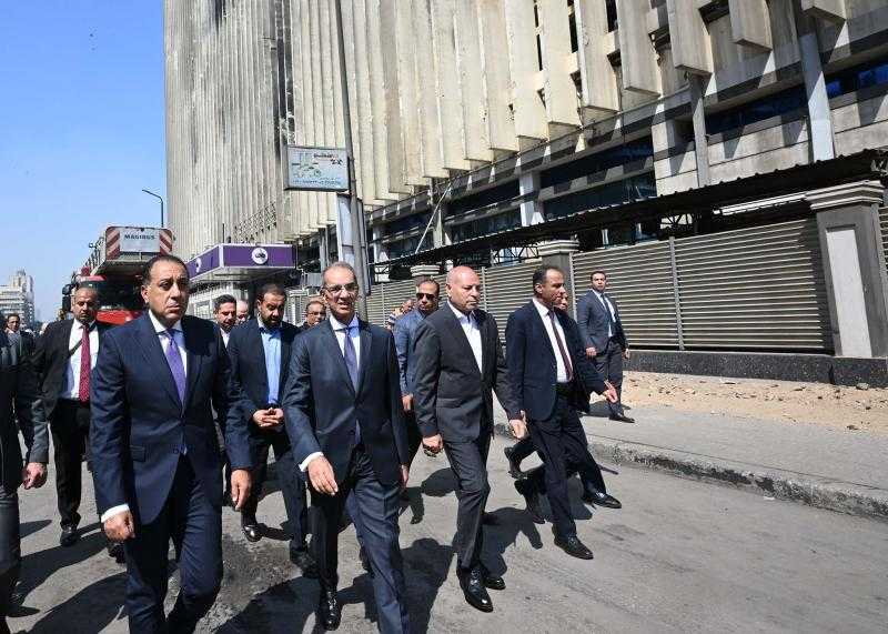 رئيس الوزراء يتفقد سنترال رمسيس لمتابعة إعادة تشغيل خدمات الاتصالات.. صور