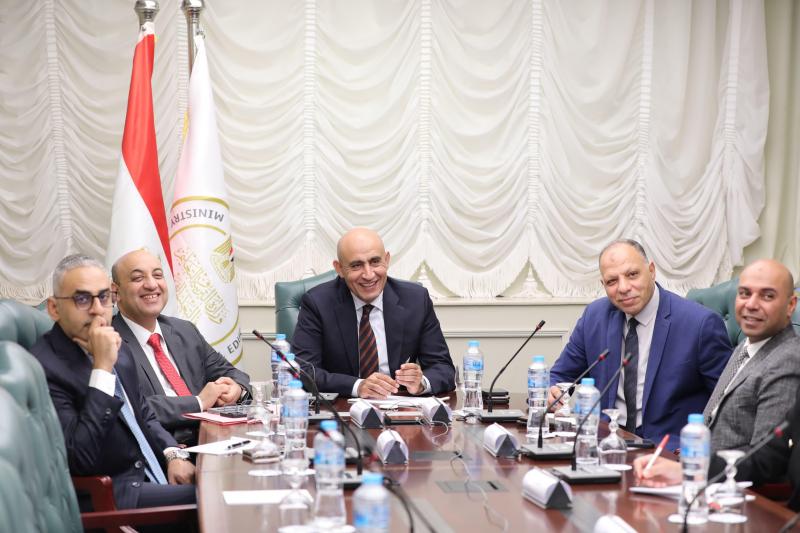 خط أحمر