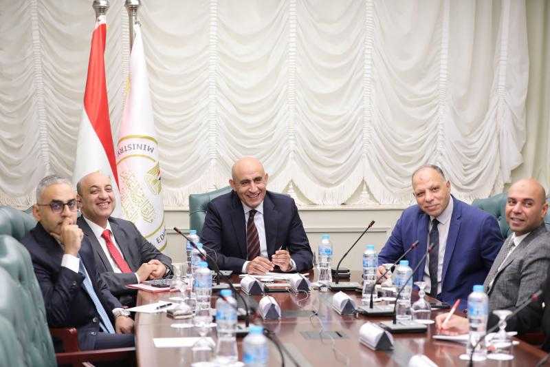 وزير التعليم يعقد اجتماعًا لاستعراض الإجراءات النهائية لآخر أيام امتحانات الثانوية العامة
