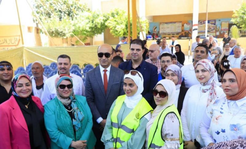 رئيس جامعة دمنهور يترأس قافلة تنموية شاملة بقرية أريمون في البحيرة