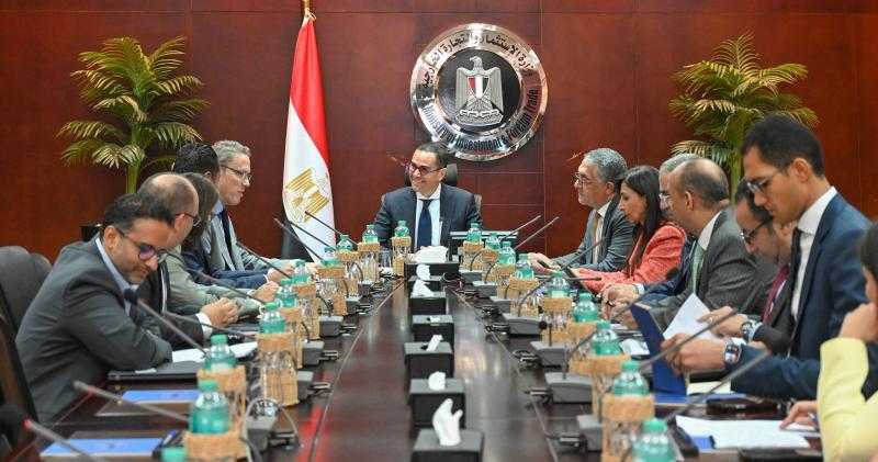 وزير الاستثمار يلتقي وفد ”ببسيكو” لاستعراض مشروعات الشركة الحالية والمستقبلية بالسوق المصري
